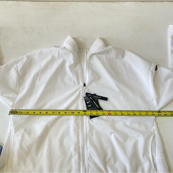 Nike Dry Bliss Jacket White Butter Zip Up Lightweight Training Unlined Sz M NWT - Picture 4 of 10